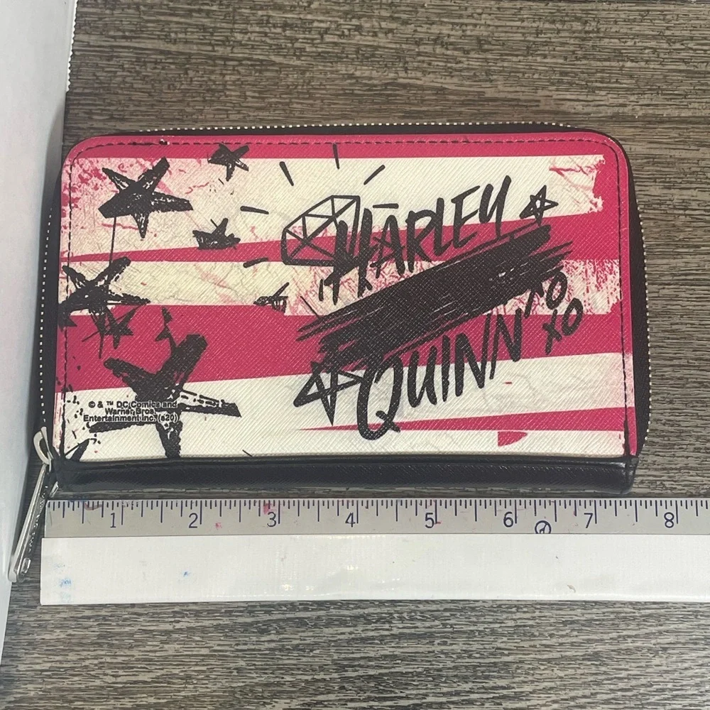 Buckle-Down elegant wallet